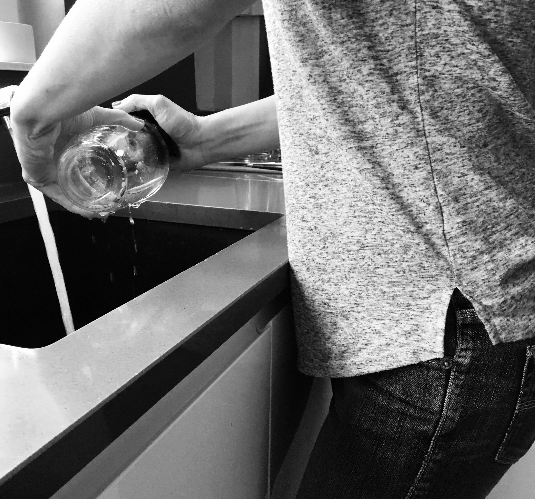 Are Your Kitchen Counter-tops Ruining Your Tops And T-shirts?